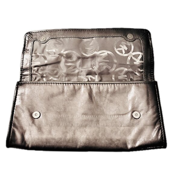 Michael Kors Leather Gray Silver Leather Clutch Gunmetal Hardware Vintage EC - Picture 5 of 7